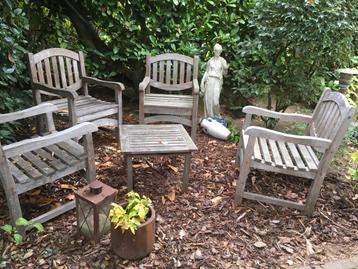 Te koop prachtige teakhouten tuinset met kussens beschikbaar voor biedingen