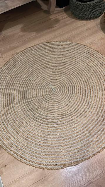 Jute vloerkleed beschikbaar voor biedingen