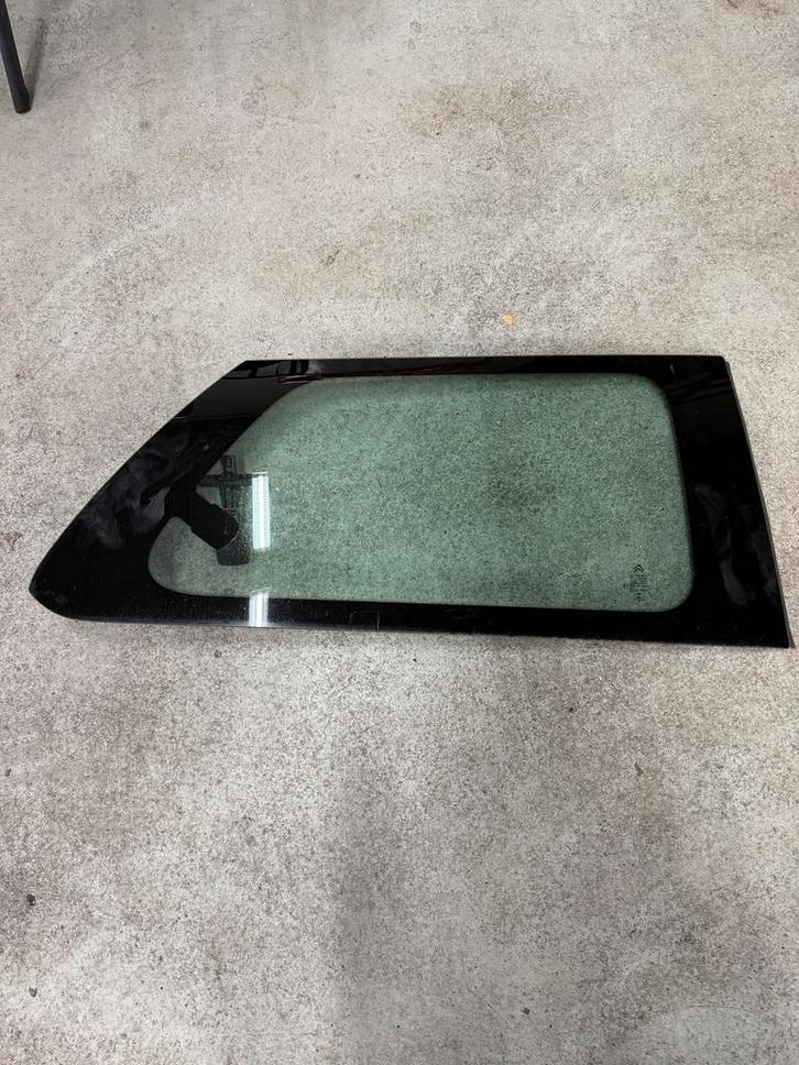 Achterruit Citroën cactus c4 rechts achter deur, Auto-onderdelen, Ruiten en Toebehoren, Citroën, Gebruikt, Ophalen of Verzenden