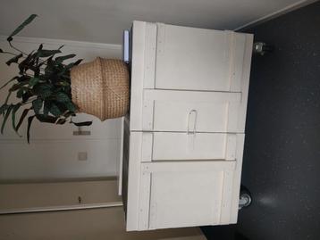 Dressoir op wieltjes wit 