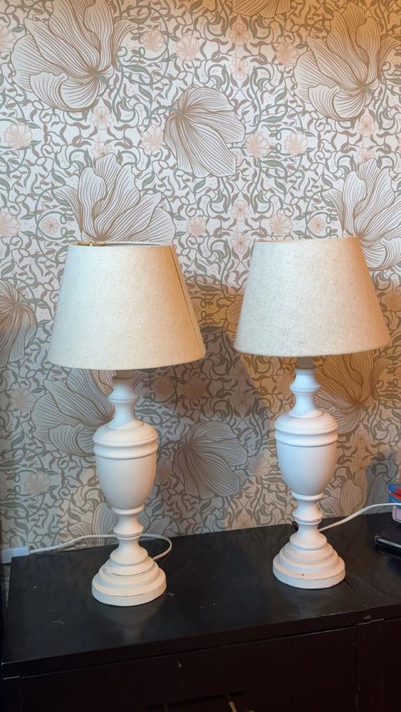 Twee beige/witte tafellampen, Huis en Inrichting, Lampen | Tafellampen, Zo goed als nieuw, Minder dan 50 cm, Ophalen