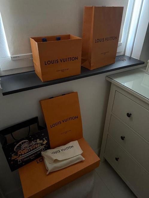 Diverse Items van Louis Vuitton, Sieraden, Tassen en Uiterlijk, Tassen | Damestassen, Zo goed als nieuw, Handtas, Bruin, Ophalen