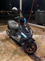 Piaggio Zip IGET 2021 | Glans Zwart |  FULL OPTION | MALOSSI, Ophalen, Zip, Zo goed als nieuw, Benzine