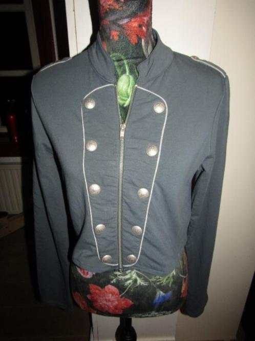 F1456 SWITCH mt 42 nieuw jasje rookblauw smokey military, Kleding | Dames, Jasjes, Kostuums en Pakken, Nieuw, Jasje, Maat 42/44 (L)