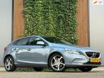 Volvo V40 2.0 T2 R-Design Trekhaak|Camera|Stoel verwarming, Auto's, Voorwielaandrijving, 65 €/maand, Stof, Gebruikt