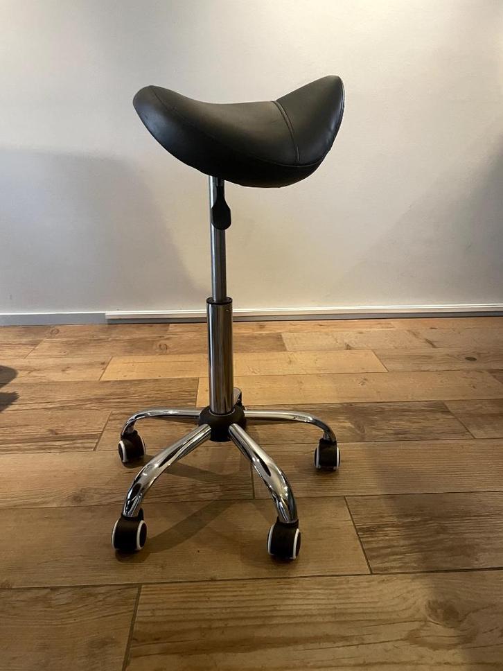 Werkkruk met zadelzitting, Huis en Inrichting, Bureaustoelen, Zo goed als nieuw, Bureaukruk, Zwart, Ergonomisch, Ophalen