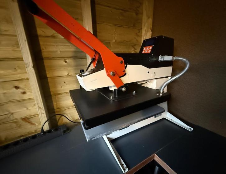 Transferpers Kledingpers, Hobby en Vrije tijd, Kledingapplicaties en Hotfix, Zo goed als nieuw, Overige typen, Ophalen