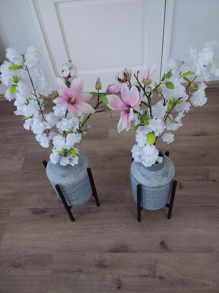 2x Sierpot op Standaard met Kunstbloemen, Huis en Inrichting, Woonaccessoires | Vazen, Zo goed als nieuw, Overige kleuren, Minder dan 50 cm