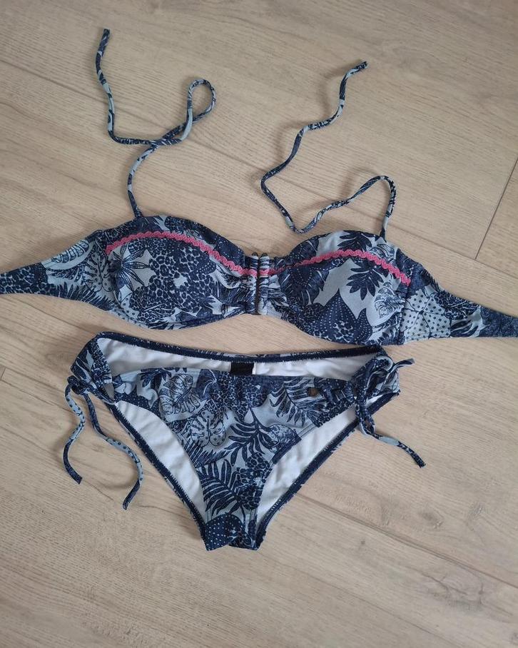 Protest bikini blauw roze strapless s m 36 38 A B cup, Kleding | Dames, Badmode en Zwemkleding, Gedragen, Bikini, Blauw, Ophalen of Verzenden