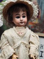 — Antieke Pop — antieke kleding —, Ophalen of Verzenden