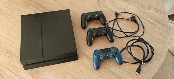 PlayStation 4 met 3 controllers, Spelcomputers en Games, Spelcomputers | Sony PlayStation 4, Gebruikt, Original, 500 GB, Met 3 controllers of meer