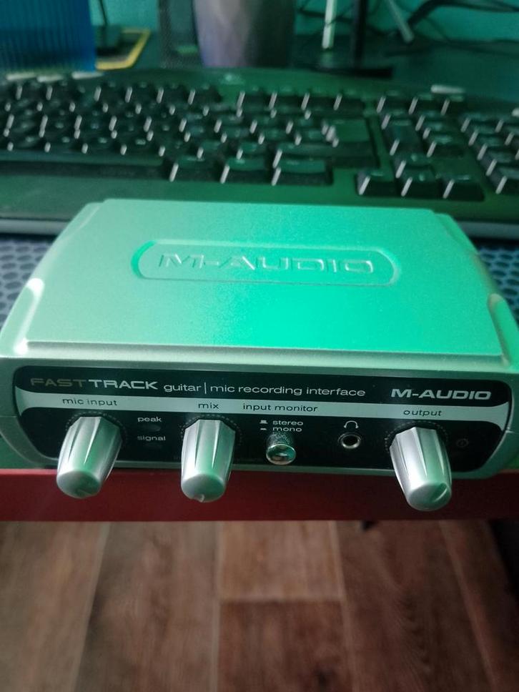 Fast Track Gitaar & Mic Recording Interface, Muziek en Instrumenten, Microfoons, Gebruikt, Studiomicrofoon, Ophalen