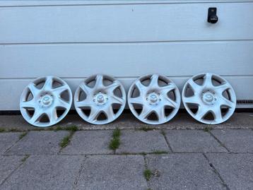 Mazda 323F 1998 - 2003 Wieldoppen 4x + 3x beschikbaar voor biedingen