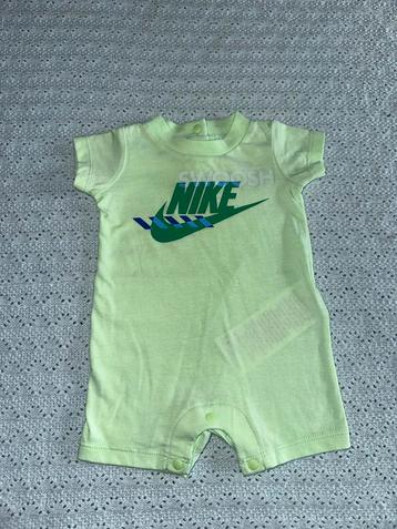 Nike Romper 0-3 maanden beschikbaar voor biedingen