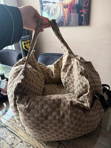Gucci honden mand automand hond beschikbaar voor biedingen