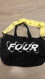 Four, Ophalen of Verzenden, Zo goed als nieuw