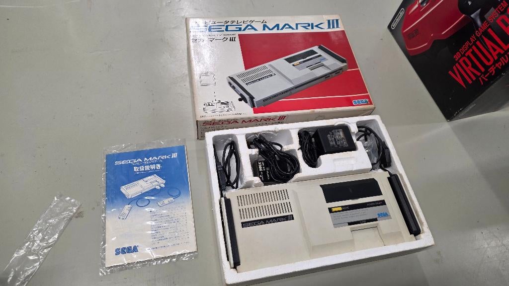 Sega Mark III (Japanse Master system) zeldzaam!, Ophalen of Verzenden, Zo goed als nieuw, Met 2 controllers, Mega Drive