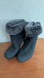 Uggs dames enkellaarsje met hak maat 40, UGG, Zwart, Lage of Enkellaarzen, Ophalen of Verzenden