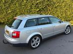 Audi A4 3.0 V6 220PK Quattro Avant AUT 2002 Grijs, Auto's, Automaat, Navigatiesysteem, 1800 kg, Zwart