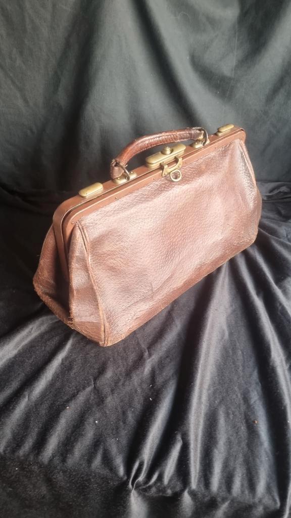 Vintage Dokterstas - Mooi Doorleefd!, Sieraden, Tassen en Uiterlijk, Tassen | Damestassen, Gebruikt, Handtas, Bruin, Ophalen of Verzenden