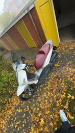 Beverly tekoop of teruil tegen piaggio 125/180cc, Fietsen en Brommers, Snorfietsen en Snorscooters, Ophalen of Verzenden, Zo goed als nieuw