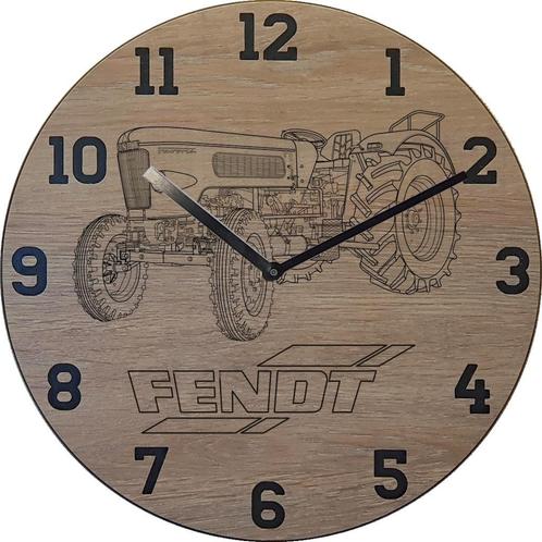 Themaklok met een Fendt Favorit tractor als thema, Huis en Inrichting, Woonaccessoires | Klokken, Nieuw, Ophalen of Verzenden