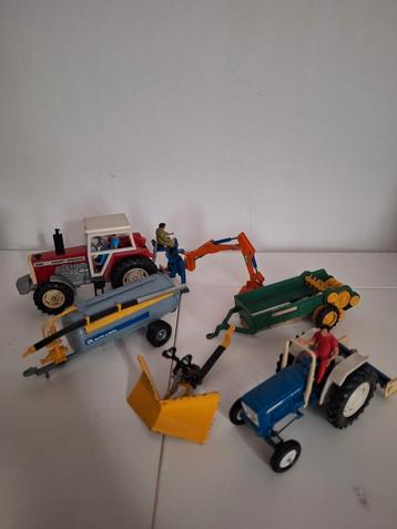 Britains Farm Tractors met Werktuigen beschikbaar voor biedingen
