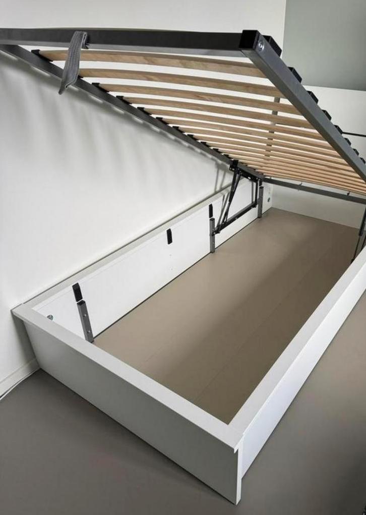 Herdla IKEA Bed met Opbergruimte met matras en beddengoed, Huis en Inrichting, Slaapkamer | Bedden, Gebruikt, Eenpersoons, 90 cm