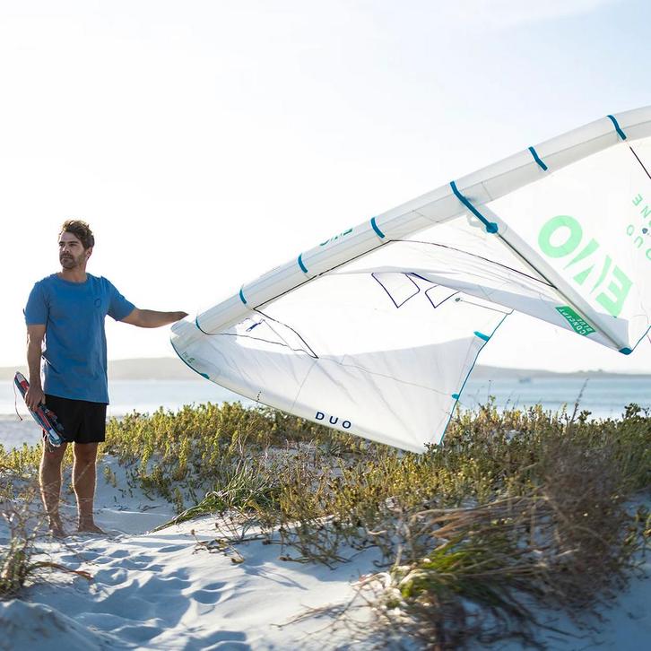 Duotone EVO 2025 - 9 meter, Watersport en Boten, Kitesurfen, Zo goed als nieuw, Kite, 9 m², Geen board, Ophalen of Verzenden