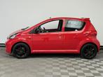 Toyota Aygo 1.0-12V + 5-drs Airco Elek. Pakket LM14" NL Auto, Auto's, Voorwielaandrijving, Stof, Gebruikt, Met garantie (alle)