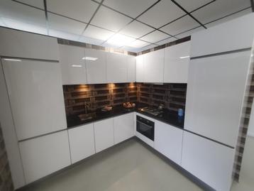 Showroom keuken beschikbaar voor biedingen