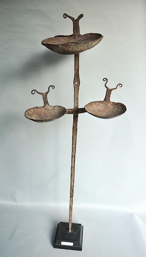 Dogon olielamp ,  Mali - Begin 20e eeuw - handgesmeed object, Antiek en Kunst, Kunst | Niet-Westerse kunst, Ophalen of Verzenden