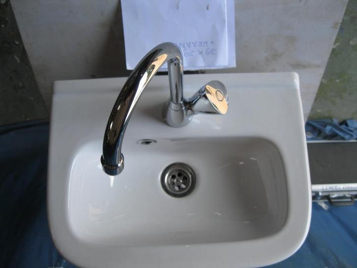 wastafels diverse soorten, Doe-het-zelf en Verbouw, Sanitair, Zo goed als nieuw, Wastafel, Chroom, Steen, Ophalen