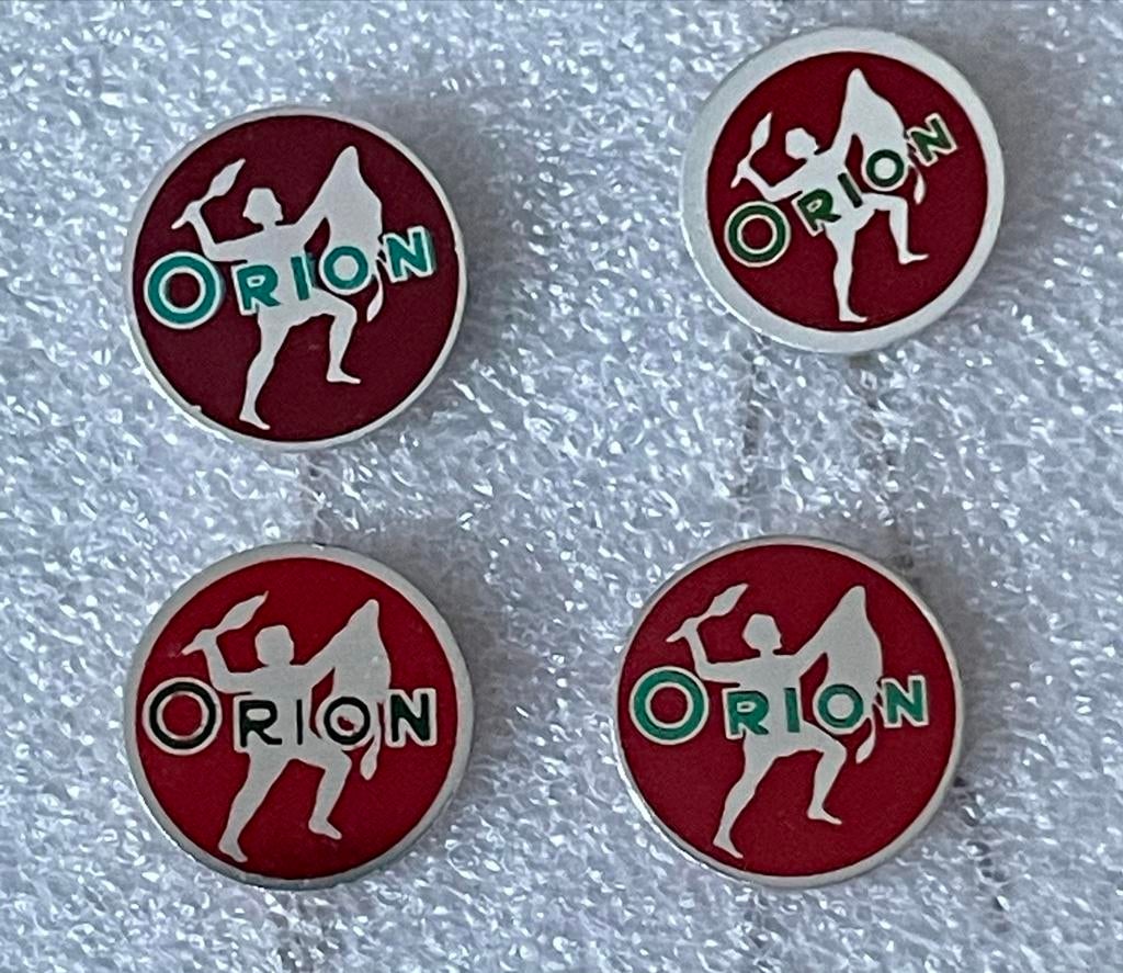Vier oude Orion Zaandam speldjes, Ophalen of Verzenden, Gebruikt, Merk, Speldje of Pin