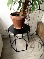Twee bijzettafels, Minder dan 55 cm, Gebruikt, Metaal of Aluminium, Rond