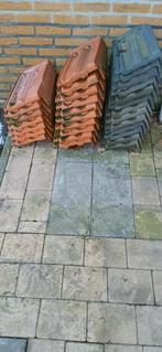 Vlakke mulden gevelpannen en nokvorsten. Ook andere soorten!, Doe-het-zelf en Verbouw, Dakpannen en Dakbedekking, Ophalen, Gebruikt
