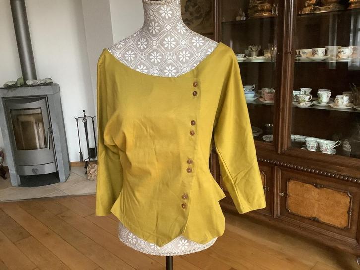 Okergele katoenen blouse met zijknopen wijde hals mt 36/38, Kleding | Dames, Blouses en Tunieken, Gedragen, Maat 36 (S), Geel