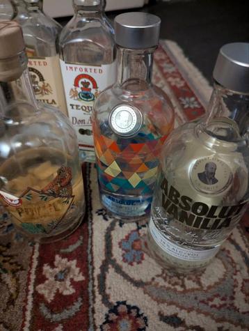 Partij drankflessen (open, 100+ stuks) beschikbaar voor biedingen