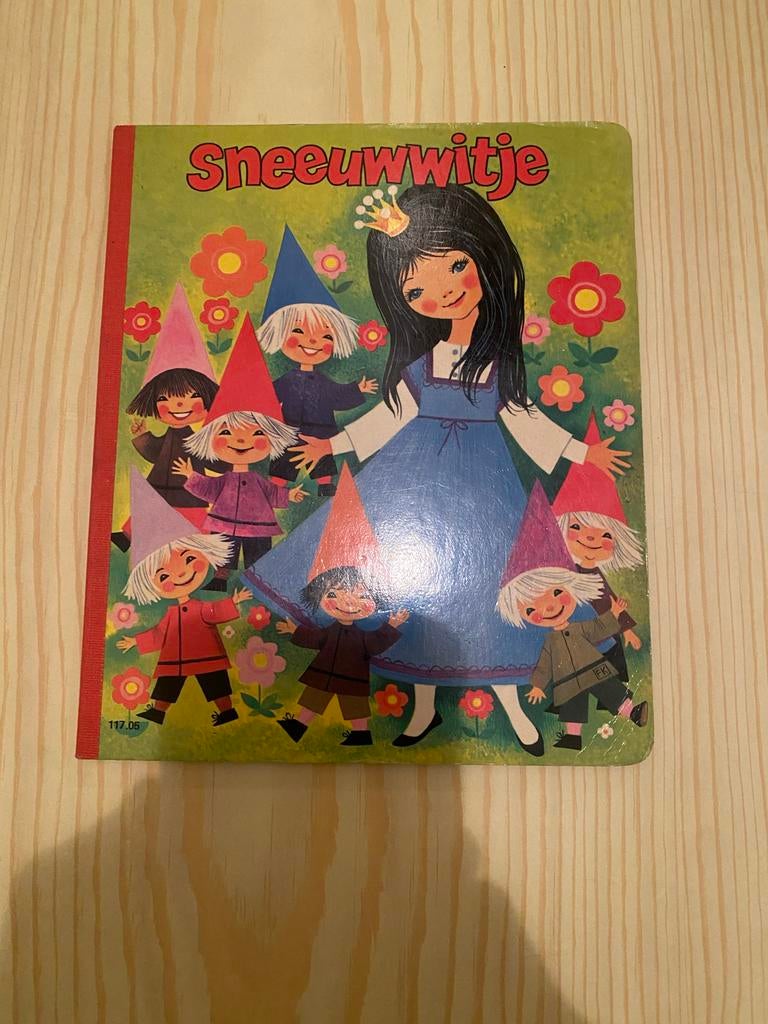 Sneeuwwitje en de zeven dwergen - Vintage kinderboek, Boeken, Ophalen of Verzenden, Gelezen, Sprookjes