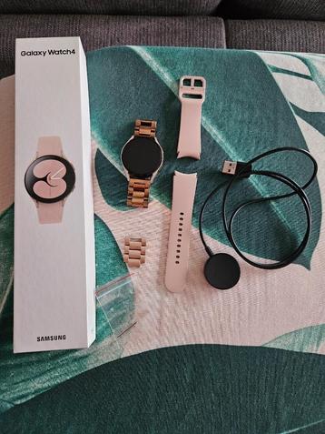 Te koop Samsung Galaxy Watch 4, kleur pink gold en 40 mm beschikbaar voor biedingen