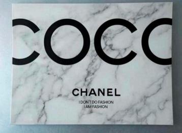 Wanddecoratie; Chanel op canvas (moet weg) beschikbaar voor biedingen