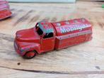 Dinky toys Studebaker tankwagen mobilgas, Hobby en Vrije tijd, Ophalen of Verzenden, Gebruikt, Bus of Vrachtwagen