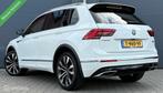 Volkswagen Tiguan 2.0 TSI 4M. 220PK R-Line Pano.dak/Trekhaak, Auto's, Gebruikt, Euro 6, 4 cilinders, 2500 kg
