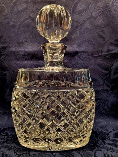 KRISTALLEN DIAGONAAL FACET GESLEPEN WHISKY KARAF, Antiek en Kunst, Antiek | Glas en Kristal, Ophalen of Verzenden
