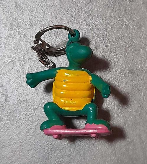 Sleutelhanger schildpad / Turtle op skateboard, Verzamelen, Sleutelhangers, Zo goed als nieuw, Knuffel of Figuurtje, Ophalen of Verzenden