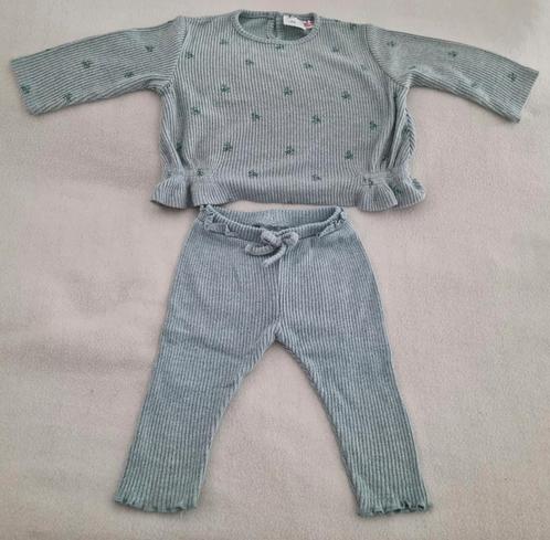 Zara oversized setje baby kleding maat 74 bloemetjes trui, Kinderen en Baby's, Babykleding | Maat 74, Zo goed als nieuw, Meisje