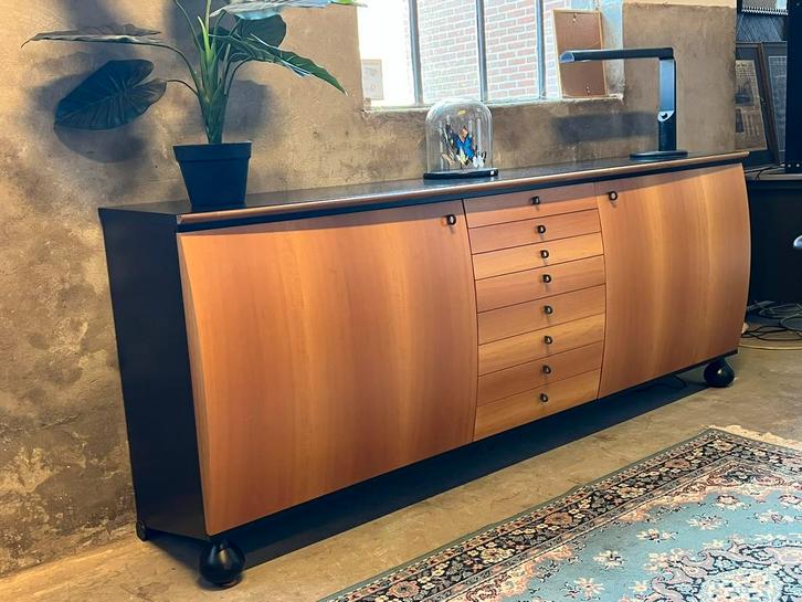 Vintage Giorgetti design dressoir Umberto Asagno, Huis en Inrichting, Kasten | Dressoirs, Zo goed als nieuw, 200 cm of meer, 25 tot 50 cm