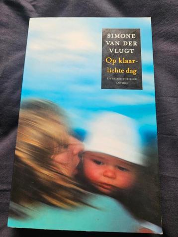 Op klaarlichte dag - Simone van der Vlugt beschikbaar voor biedingen