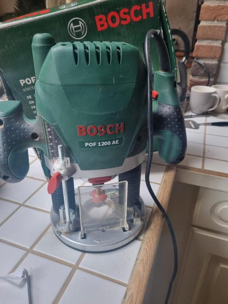 Bosch POF 1200 AE Bovenfrees, Doe-het-zelf en Verbouw, Gereedschap | Freesmachines, Zo goed als nieuw, Elektrisch, Bovenfrees
