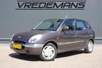 Daihatsu Sirion 1.0-12V RTi, Stof, Gebruikt, 750 kg, Handgeschakeld